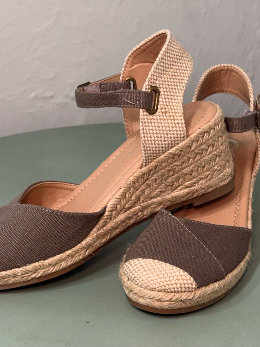 Journey True Comfort Brown Beige Espadrille Wedge Sandals Ankle Strap US 6